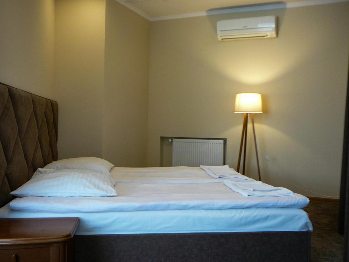 Eduard Hotel Užhorod Esterno foto