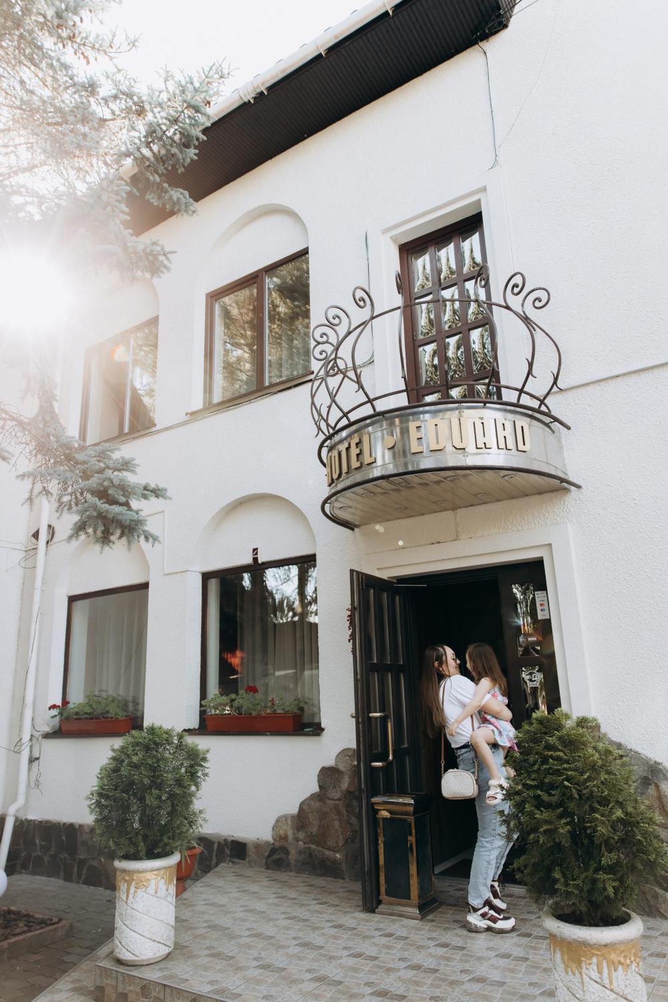 Eduard Hotel Užhorod Esterno foto